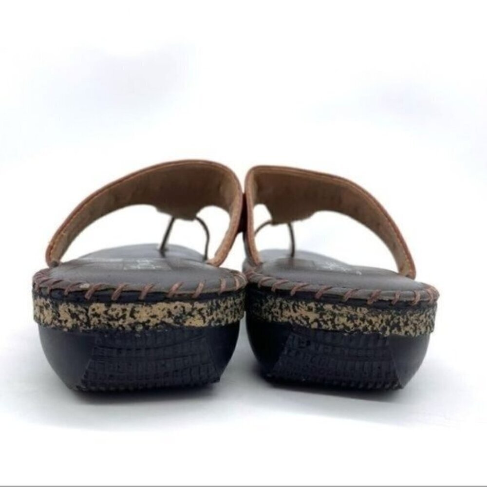 Mildred Women’s Padded Thong Sandals - Picture 5 of 16